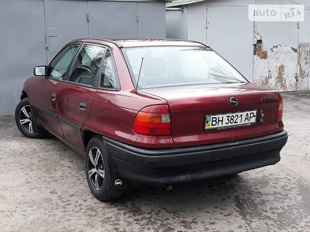 Opel Astra 1994  випуску Одеса з двигуном 1.6 л бензин седан механіка за 2700 долл. 