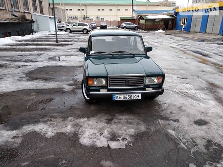Lada 2107 2004  выпуска Днепропетровск с двигателем 0 л газ седан механика за 1850 долл. 