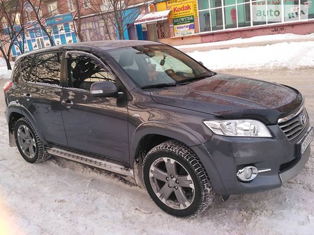 Toyota RAV 4 2011  випуску Чернігів з двигуном 2.2 л дизель позашляховик автомат за 16600 долл. 