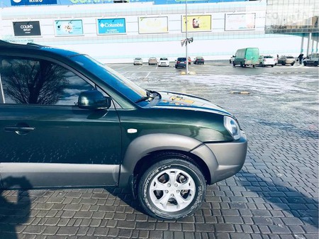 Hyundai Tucson 2008  випуску Одеса з двигуном 2 л бензин позашляховик механіка за 10000 долл. 