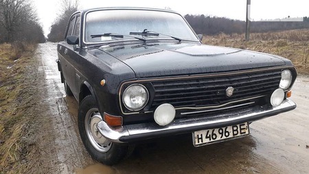 ГАЗ 2410 1988  выпуска Ивано-Франковск с двигателем 2.4 л бензин седан механика за 1300 долл. 