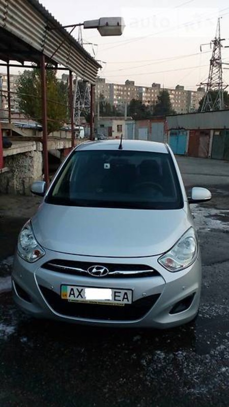 Hyundai i10 2010  випуску Харків з двигуном 1.1 л газ хэтчбек автомат за 6900 долл. 