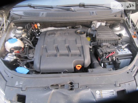 Volkswagen Sharan 2002  випуску Львів з двигуном 0 л дизель мінівен автомат за 6200 долл. 
