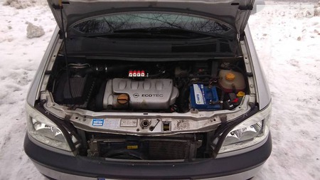 Opel Zafira Tourer 2003  випуску Суми з двигуном 1.8 л газ мінівен автомат за 3500 долл. 