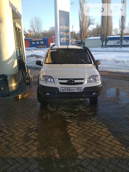Chevrolet Niva 2014  выпуска Луганск с двигателем 1.7 л бензин внедорожник механика за 7200 долл. 