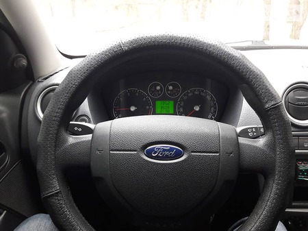 Ford Fusion 2007  випуску Дніпро з двигуном 0 л газ хэтчбек механіка за 6300 долл. 