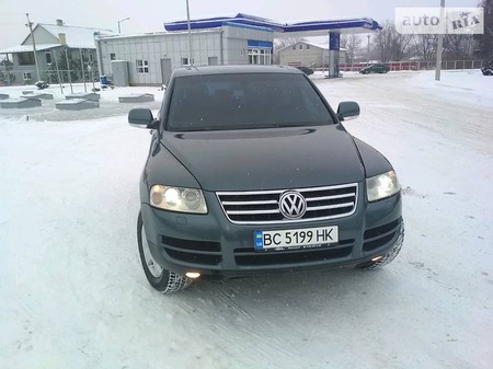 Volkswagen Touareg 2004  випуску Львів з двигуном 3.2 л газ позашляховик автомат за 10000 долл. 
