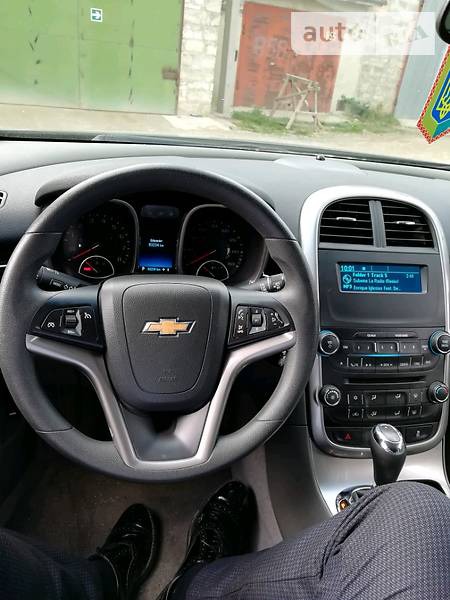 Chevrolet Malibu 2014  випуску Тернопіль з двигуном 2.5 л бензин седан автомат за 10500 долл. 