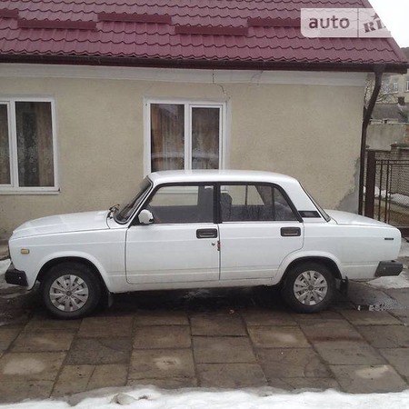 Lada 2107 1989  випуску Львів з двигуном 1.5 л бензин седан механіка за 1200 долл. 