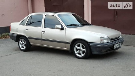 Opel Kadett 1991  випуску Вінниця з двигуном 1.6 л бензин седан автомат за 2500 долл. 