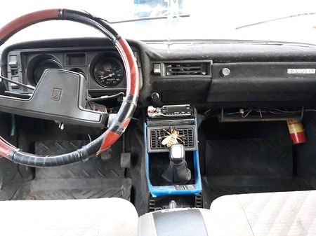 Lada 2105 1982  випуску Кропивницький з двигуном 1.3 л газ седан механіка за 900 долл. 