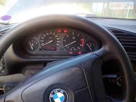 BMW 318 1995  випуску Миколаїв з двигуном 2.5 л дизель седан механіка за 800 долл. 