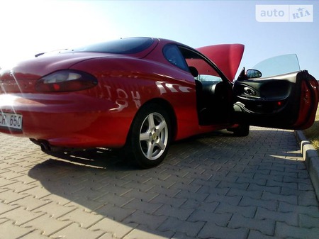 Hyundai Coupe 2001  випуску Чернівці з двигуном 1.6 л бензин купе автомат за 1350 долл. 