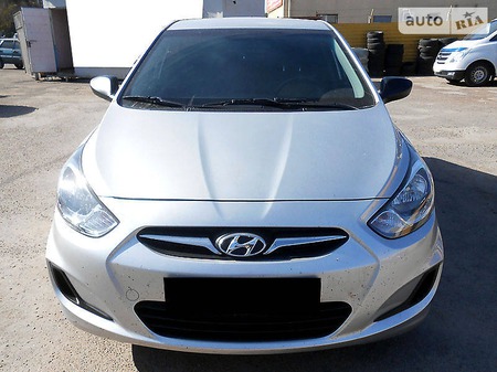 Hyundai Accent 2013  випуску Запоріжжя з двигуном 1.4 л бензин седан автомат за 9000 долл. 