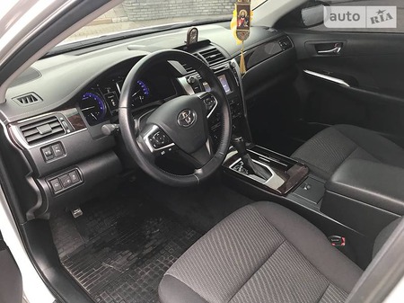 Toyota Camry 2016  випуску Запоріжжя з двигуном 2.5 л газ седан автомат за 24100 долл. 