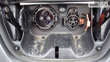 Nissan Leaf 2017  випуску Миколаїв з двигуном 0 л електро хэтчбек автомат за 18400 долл. 