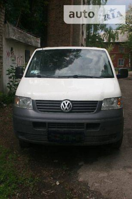 Volkswagen Transporter 2006  випуску Луганськ з двигуном 2.5 л дизель мінівен механіка за 8000 долл. 