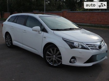 Toyota Avensis 2012  випуску Івано-Франківськ з двигуном 2.2 л дизель універсал автомат за 13999 долл. 