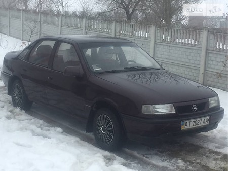 Opel Vectra 1992  выпуска Ивано-Франковск с двигателем 2 л бензин седан механика за 1200 долл. 