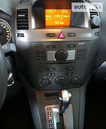 Opel Zafira Tourer 2008  випуску Житомир з двигуном 1.9 л дизель мінівен автомат за 7800 долл. 