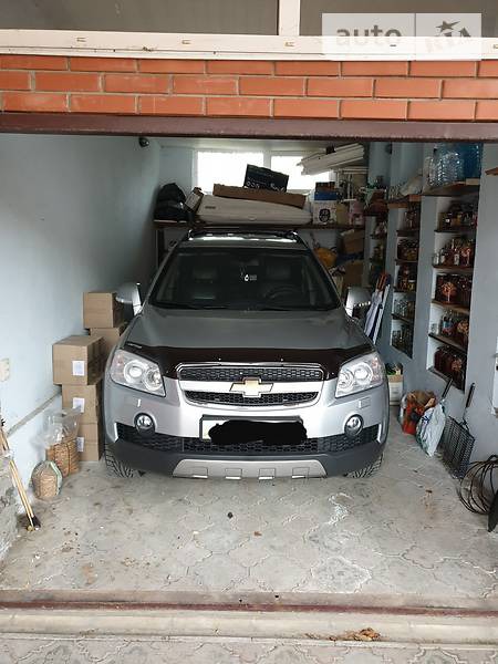 Chevrolet Captiva 2008  випуску Харків з двигуном 2.4 л газ позашляховик автомат за 12300 долл. 