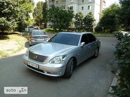 Lexus LS серия 2005  випуску Дніпро з двигуном 4.3 л газ седан автомат за 11999 долл. 