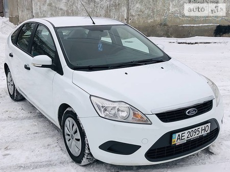 Ford Focus 2011  випуску Дніпро з двигуном 1.4 л газ хэтчбек механіка за 6900 долл. 