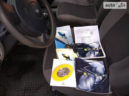 Renault Clio 2005  випуску Вінниця з двигуном 1.4 л газ седан механіка за 4600 долл. 