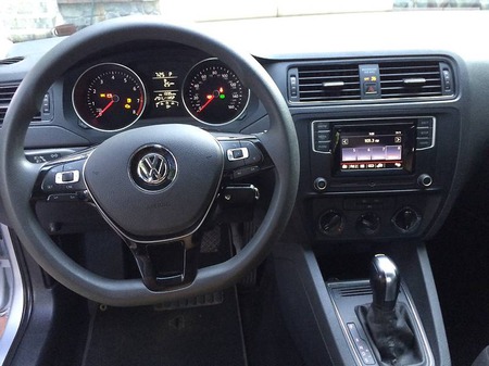 Volkswagen Jetta 2015  випуску Дніпро з двигуном 1.4 л бензин седан автомат за 13990 долл. 