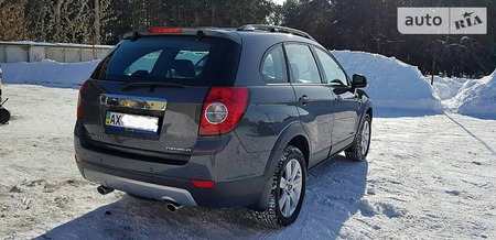 Chevrolet Captiva 2011  випуску Харків з двигуном 2.4 л газ позашляховик автомат за 11400 долл. 