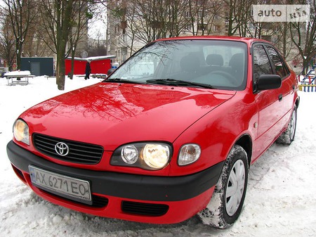 Toyota Corolla 2001  випуску Харків з двигуном 1.4 л газ седан механіка за 4499 долл. 