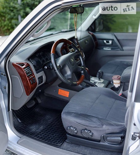 Mitsubishi Pajero 2004  випуску Дніпро з двигуном 2.8 л дизель позашляховик автомат за 10500 долл. 