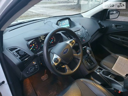 Ford Escape 2016  випуску Дніпро з двигуном 2.5 л газ позашляховик автомат за 18700 долл. 