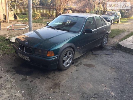 BMW 318 1996  випуску Івано-Франківськ з двигуном 0 л дизель седан механіка за 800 долл. 