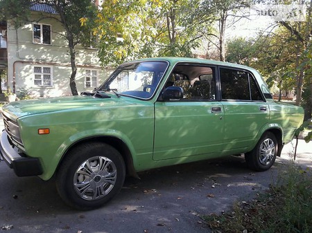 Lada 2105 1986  випуску Дніпро з двигуном 1.2 л газ седан механіка за 1600 долл. 