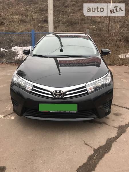 Toyota Corolla 2016  випуску Дніпро з двигуном 0 л бензин седан автомат за 15300 долл. 