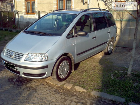 Volkswagen Sharan 2004  випуску Ужгород з двигуном 1.9 л дизель мінівен механіка за 2600 євро 