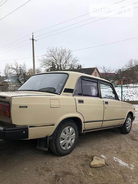 Lada 2107 1991  випуску Львів з двигуном 1.5 л газ седан механіка за 2100 долл. 