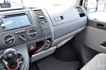 Volkswagen Caravelle 2008  випуску Луцьк з двигуном 1.9 л дизель мінівен механіка за 13567 долл. 