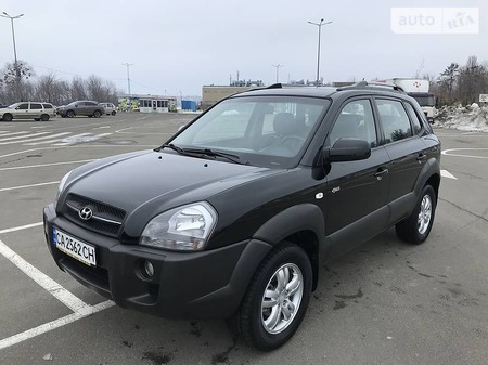 Hyundai Tucson 2008  випуску Київ з двигуном 0 л бензин позашляховик автомат за 10600 долл. 