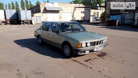 BMW 728 1983  випуску Київ з двигуном 2.8 л бензин седан механіка за 4000 долл. 