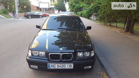 BMW 320 1998  випуску Дніпро з двигуном 2 л газ седан механіка за 5600 долл. 