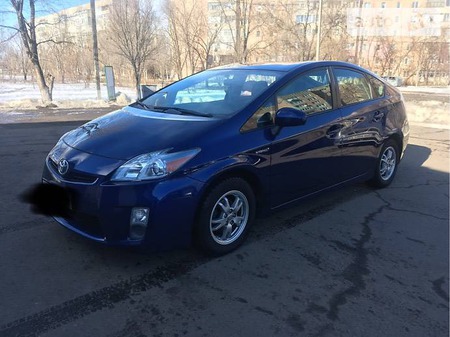 Toyota Prius 2010  випуску Луганськ з двигуном 1.8 л гібрид хэтчбек автомат за 7200 долл. 