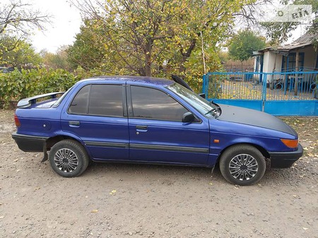 Mitsubishi Lancer 1992  випуску Дніпро з двигуном 1.5 л газ седан механіка за 2000 долл. 