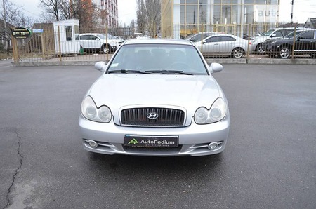 Hyundai Sonata 2004  випуску Миколаїв з двигуном 2 л газ седан механіка за 5299 долл. 