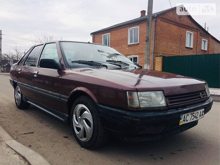 Renault 21 1990  випуску Луцьк з двигуном 1.7 л газ седан механіка за 1430 долл. 