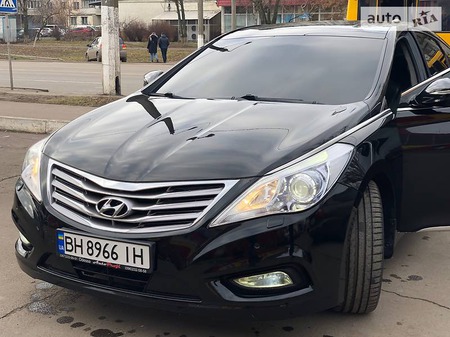 Hyundai Grandeur 2013  випуску Одеса з двигуном 0 л бензин седан автомат за 14999 долл. 