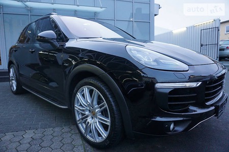 Porsche Cayenne 2015  випуску Київ з двигуном 3 л дизель  автомат за 39800 євро 