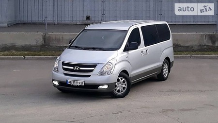 Hyundai H-1 2008  випуску Дніпро з двигуном 2.5 л дизель мінівен механіка за 10000 долл. 