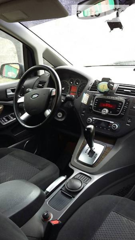 Ford C-Max 2008  випуску Донецьк з двигуном 2 л газ  автомат за 7800 долл. 